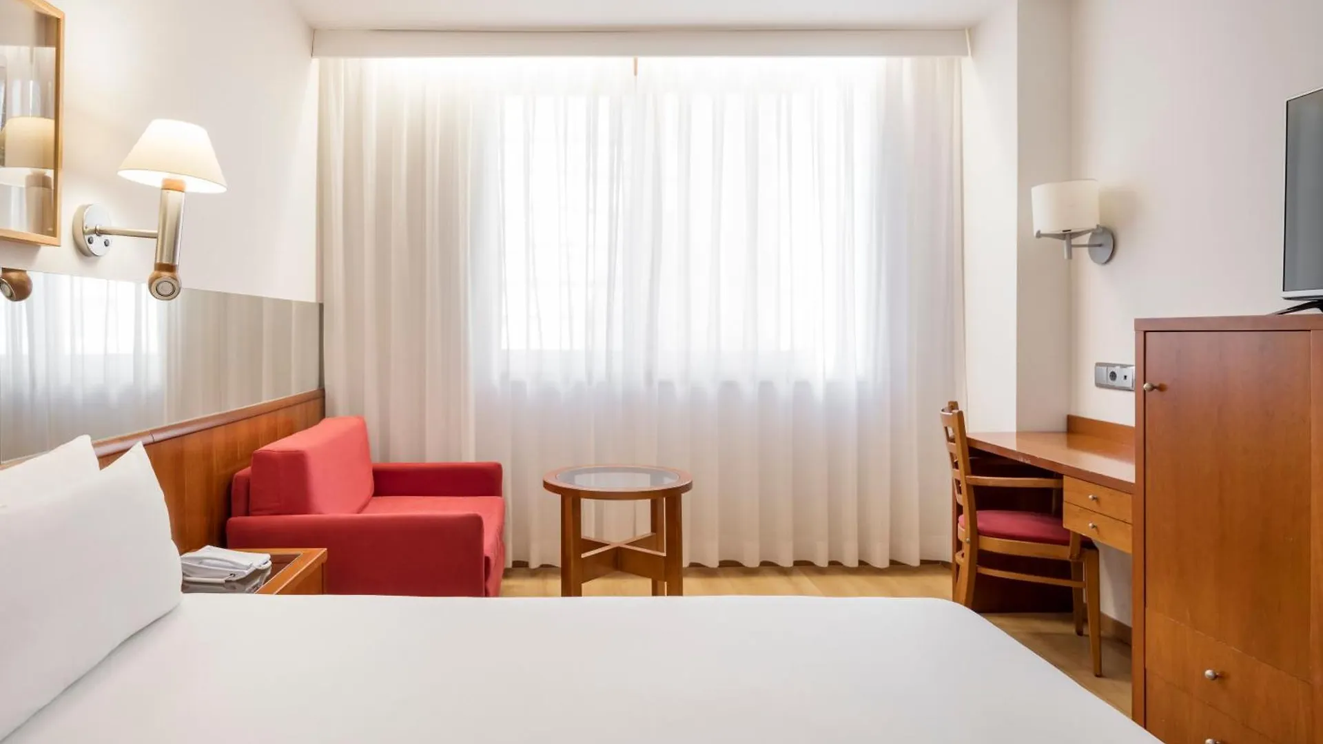 Ilunion Les Corts Spa Barcelona 4*,