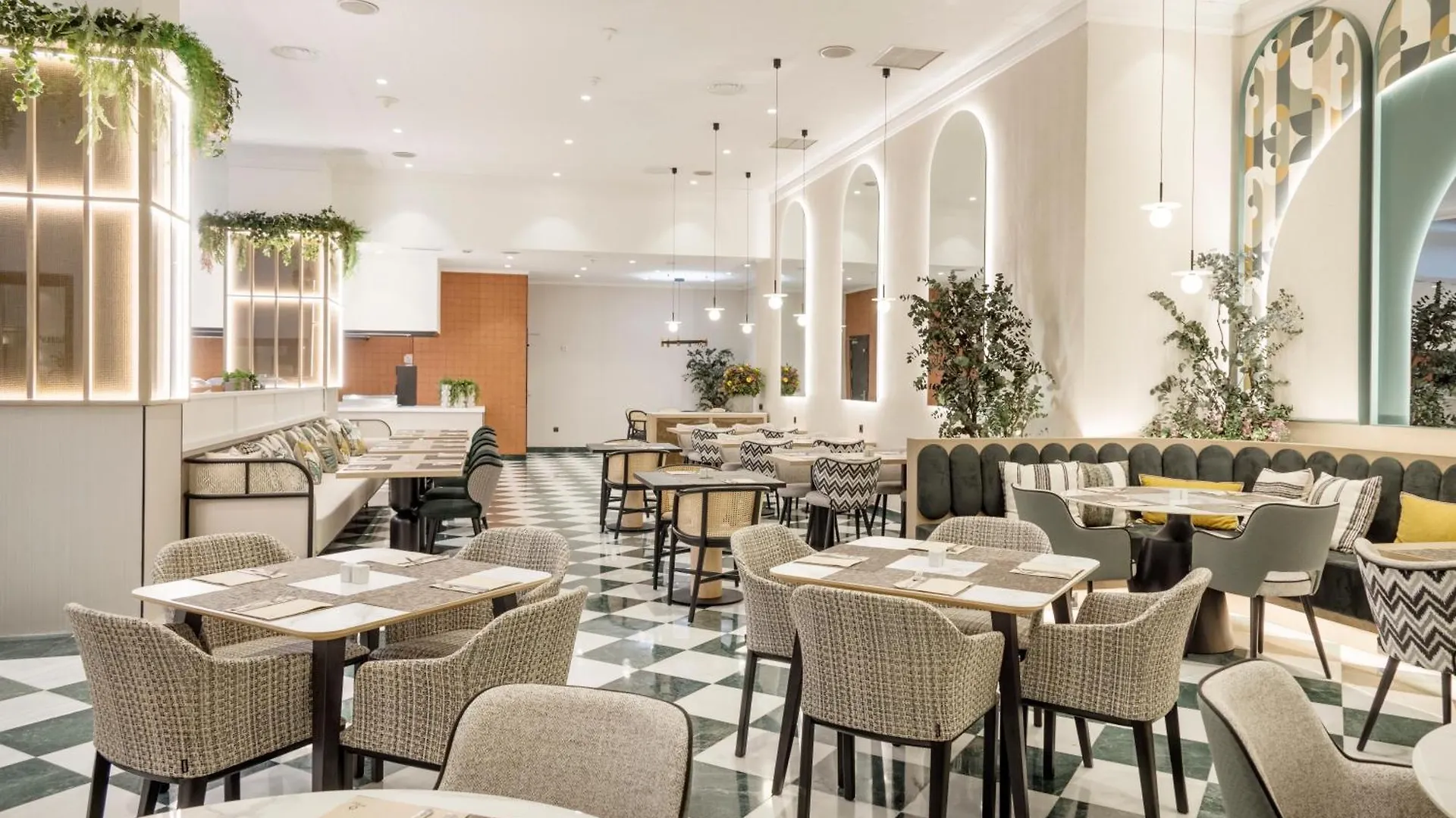 Hotel Ilunion Les Corts Spa Barcelona