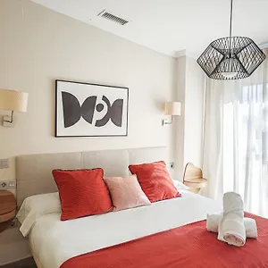 https://apartamentos-turisticos-torre-de-la-plata.es-andalucia.com