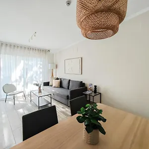 https://apartamentos-turisticos-torre-de-la-plata.es-andalucia.com