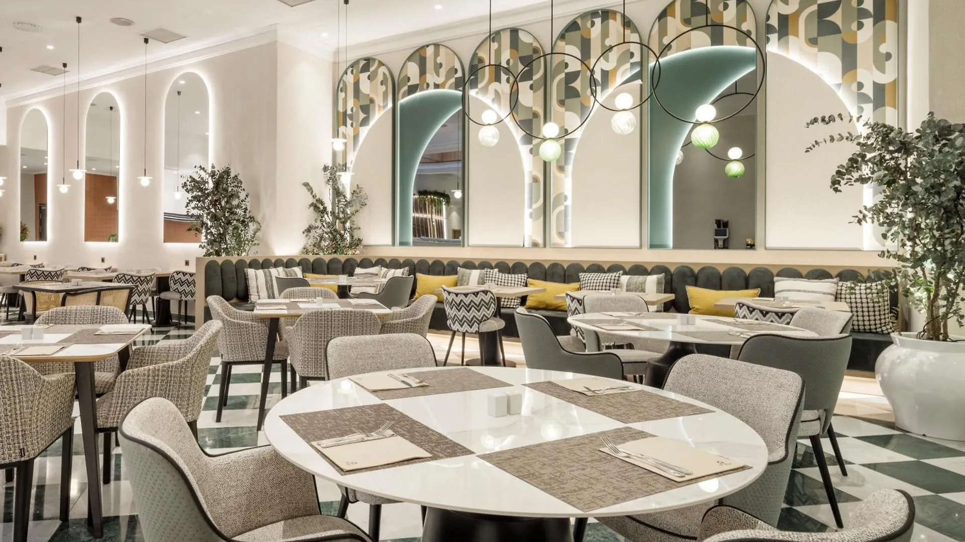 Hotel Ilunion Les Corts Spa Barcelona